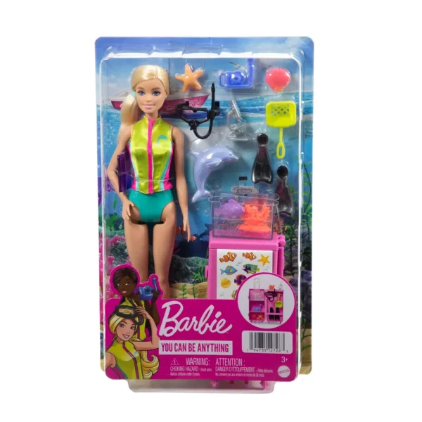 Fashion Biologa Marina, Bambola Bionda E Playset Con Laboratorio Mobile E Trolley, 10+ Accessori, Giocattolo Per Bambini, 3+ Anni, Hmh26 Fashion Dolls