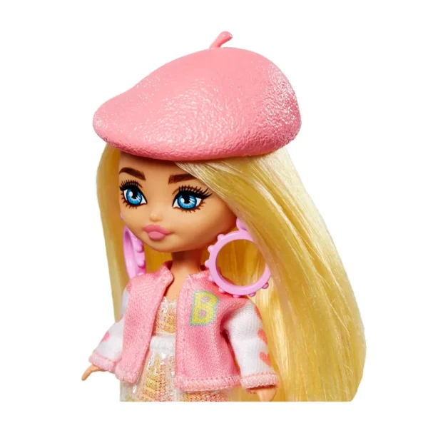 Best Sale Extra Mini Minis, Bambola Bionda Con Basco E Giacca In Stile College, Borsetta A Forma Di Orsacchiotto Gommoso, Abiti E Accessori, Giocattolo Per Bambini, 3+ Anni, Hln48 Macchinine Bambini