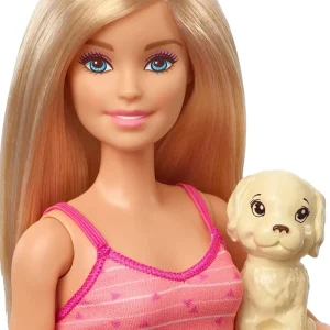 Hot Barbie E I Suoi Cuccioli. Ogni Bambina Sogna Un Piccolo Animale Domestico. Insieme A Barbie, Imparerai A Nutrire E Accudire Un Animale Domestico. Fashion Dolls