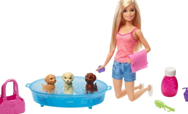 Hot Barbie E I Suoi Cuccioli. Ogni Bambina Sogna Un Piccolo Animale Domestico. Insieme A Barbie, Imparerai A Nutrire E Accudire Un Animale Domestico. Fashion Dolls