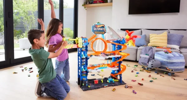 Fashion City Mega Garage Playset Con 2 Macchinine Die-Cast, Box Per Riporre Oltre 50 Macchinine Garage E Circuiti