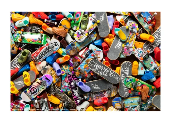 Store Skate Multi-Pack Assortimento Tony Hawk, Set Con 4 Fingerboard Assemblate E 2 Paia Di Scarpe Da Skate Rimovibili E In Stili Diversi, 5+ Anni, Hgt84 Garage E Circuiti