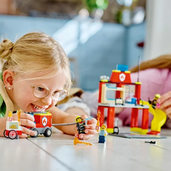 Cheap Fire 60375 Caserma Dei Pompieri E Autopompa, Camion Giocattolo Dei Vigili Del Fuoco, Giochi Per Bambini, Idee Regalo Mattoncini