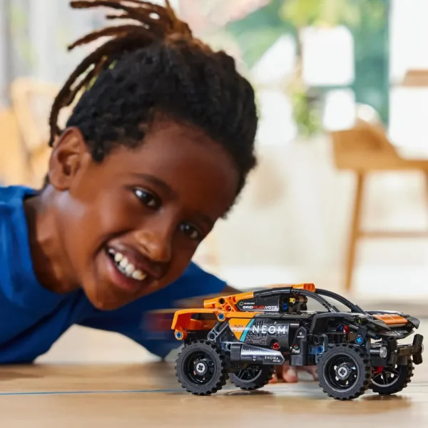 Discount 42166 Neom Mclaren Extreme E Race Car, Macchina Giocattolo Con Funzione Pull-Back, Giochi Per Bambini Di 7+ Anni Mattoncini