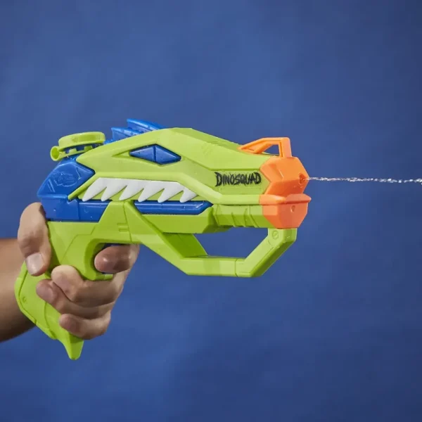 Hot Super Soaker Dinosquad, 2 Raptor-Surge, Include 2 Soaker Con Design A Forma Di Dinosauro Pistole Ad Acqua