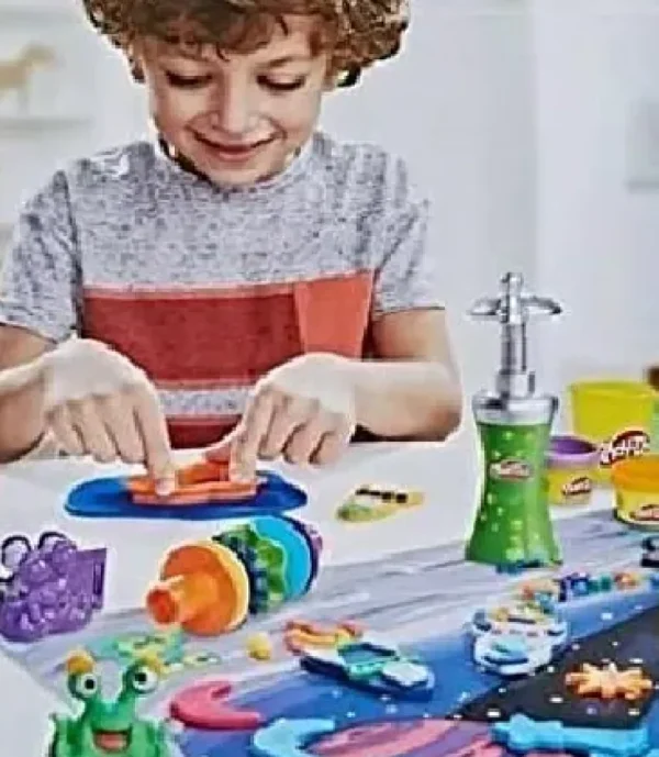 Shop , Set Nello Spazio, Playset Con Tappetino Da Gioco, 10 Accessori Dello Spazio E 8 Colori Plastilina E Pasta Modellabile